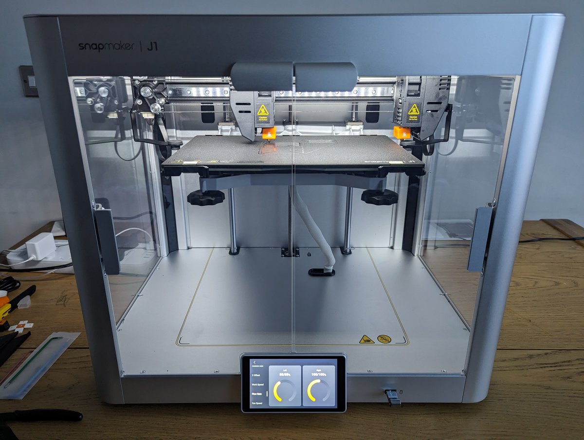 prashmakes's tweet image. When I gifted my friend a yellow version of my wallet, she said it reminded her of Pikachu, so when I got my first multi-material 3D printer, the @snapmaker J1, I knew what I had to do..
#snapmaking #multicolor3dprinting