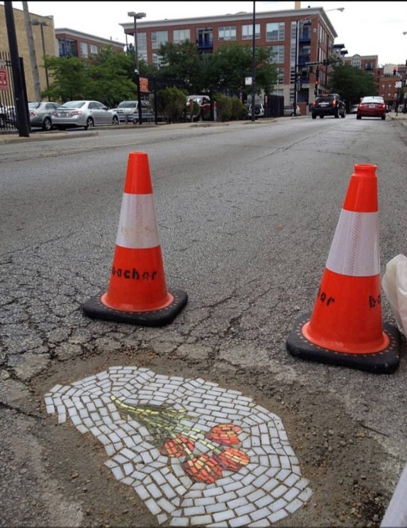 Dünya bu yoľsa, sende oradaki çiçeksin.
Bu durumda duba olmak bana düşüyor :)