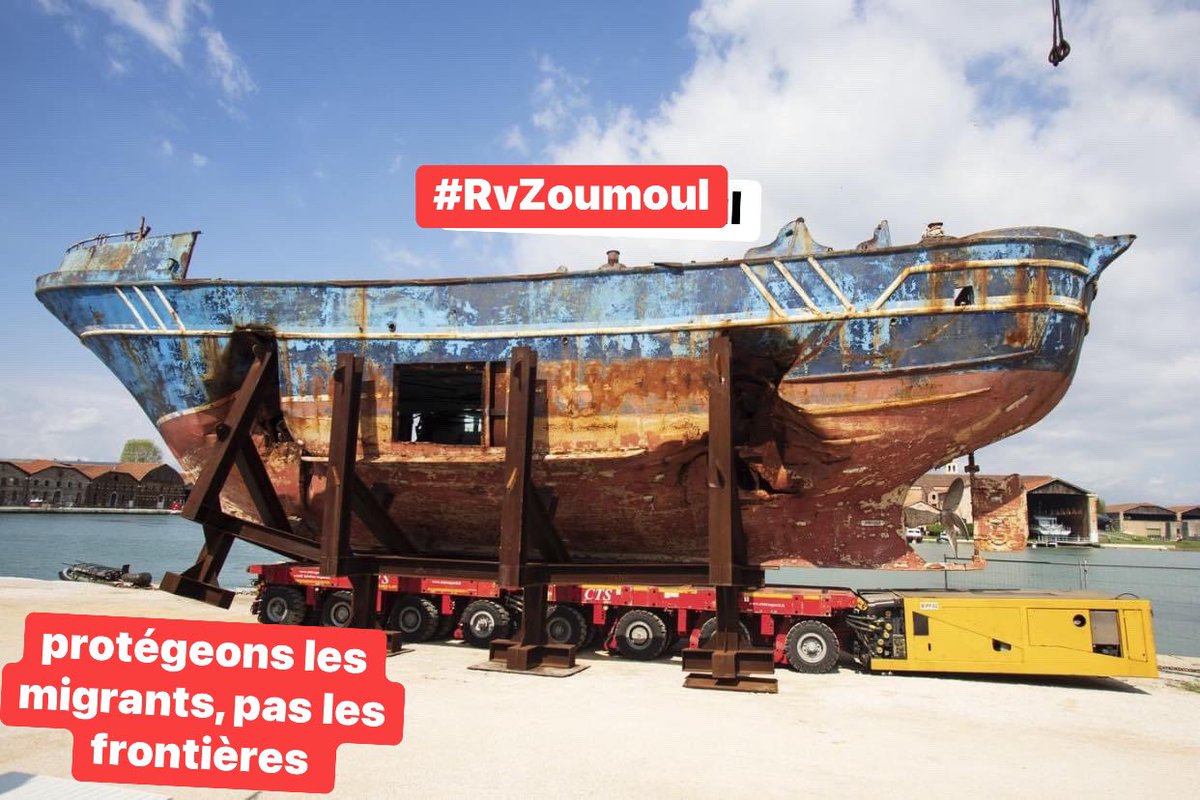 zoumoul's tweet photo. #DEVOIR_DE_MEMOIRE : 19/04/2015 , 800 morts dans le naufrage d’une embarcation de #migrants  en Méditerranée centrale . Un bateau de pêche sur lequel étaient entassés un millier de personnes a chaviré en Méditerranée centrale .28 survivant https://t.co/rR2Q7zk0Gs