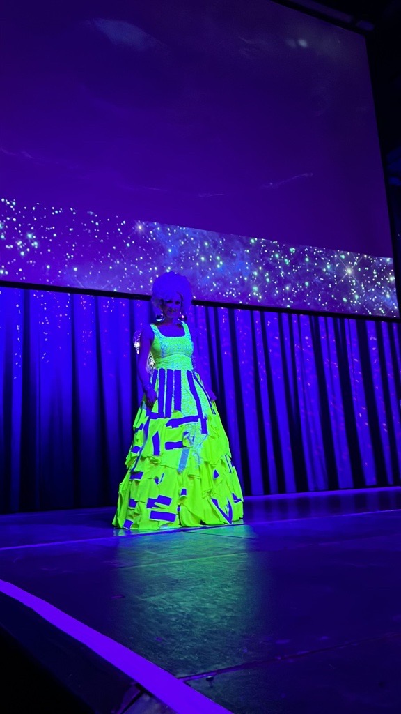 rjmconstruction's tweet photo. #TeamRJM had a blast last week at the @IIDANorthland SUPERNOVA Fusion Fashion Show at the Fillmore!
We had to be sure everyone knew we were the only general contractor who entered a model in the show by utilizing old Hi-Vis shirts and constructing a 1700s hoop skirt! https://t.co/4a8PyFkahu
