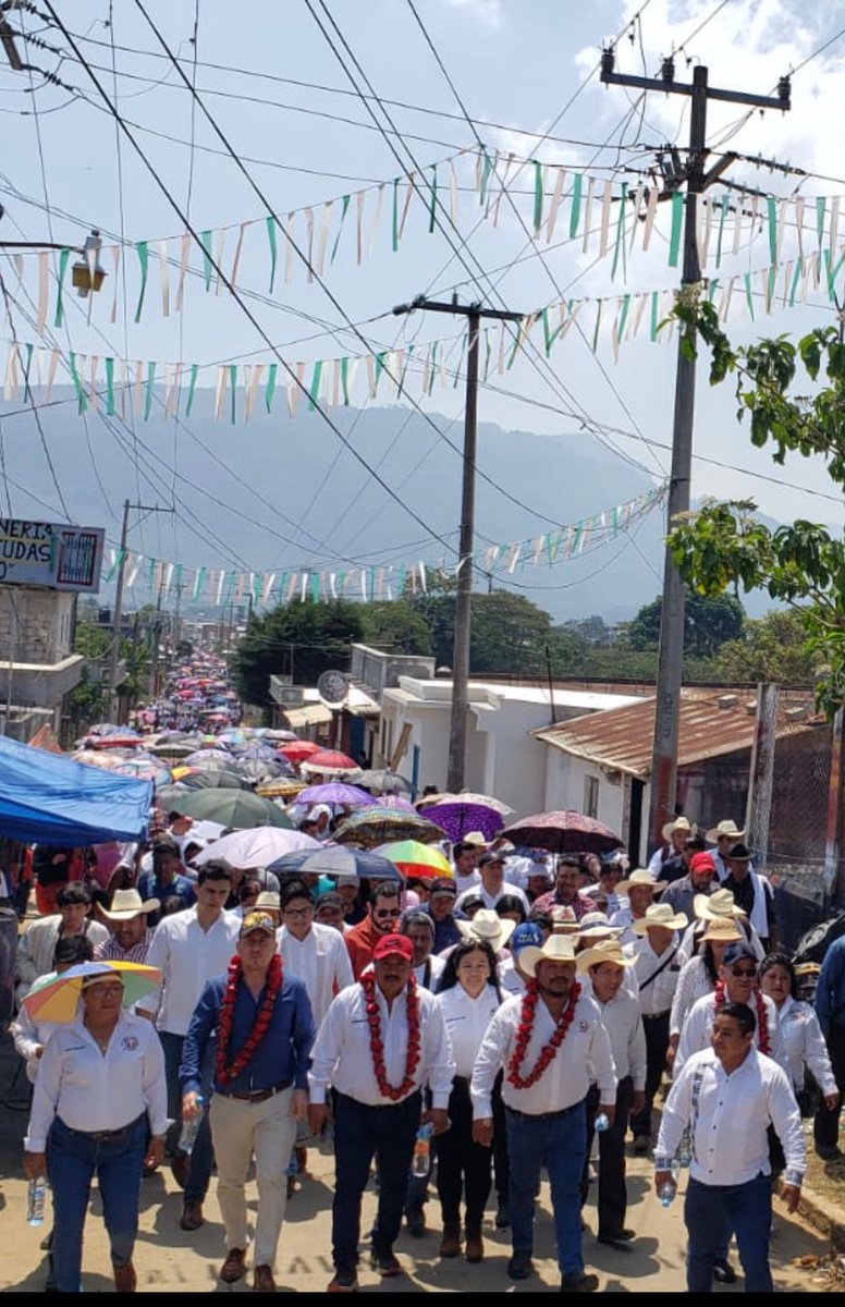 VMCruz12's tweet photo. ¡KO!: Miles de integrantes de la #CIOAC Histórica rindieron tributo en Pueblo N. Solistahuacán al caudillo Emiliano Zapata en el CIV aniversario de su asesinato. Presentes, Federico Ovalle líder cioacista y Omar Molina Zenteno Consejero Nal. @PartidoMorenaMx. Si, ¡Zapata vive! https://t.co/8gkfmwzq00