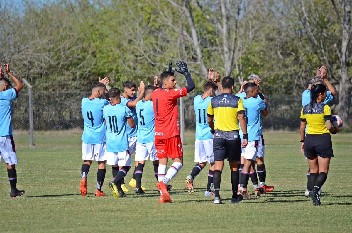 clubuaiurquiza's tweet photo. #FútbolMasculino #Tercera ⚽

COLEGIALES 0-1 UAI Urquiza

Por la quinta fecha del torneo de Reserva de la Primera B, el Furgón se impuso por 1 a 0 al Tricolor de Munro en el Predio Unión del Viso.

El único gol de la tarde lo marcó Tadeo Romano.

#VamosFurgón 🚂 https://t.co/q9noiiWGi0