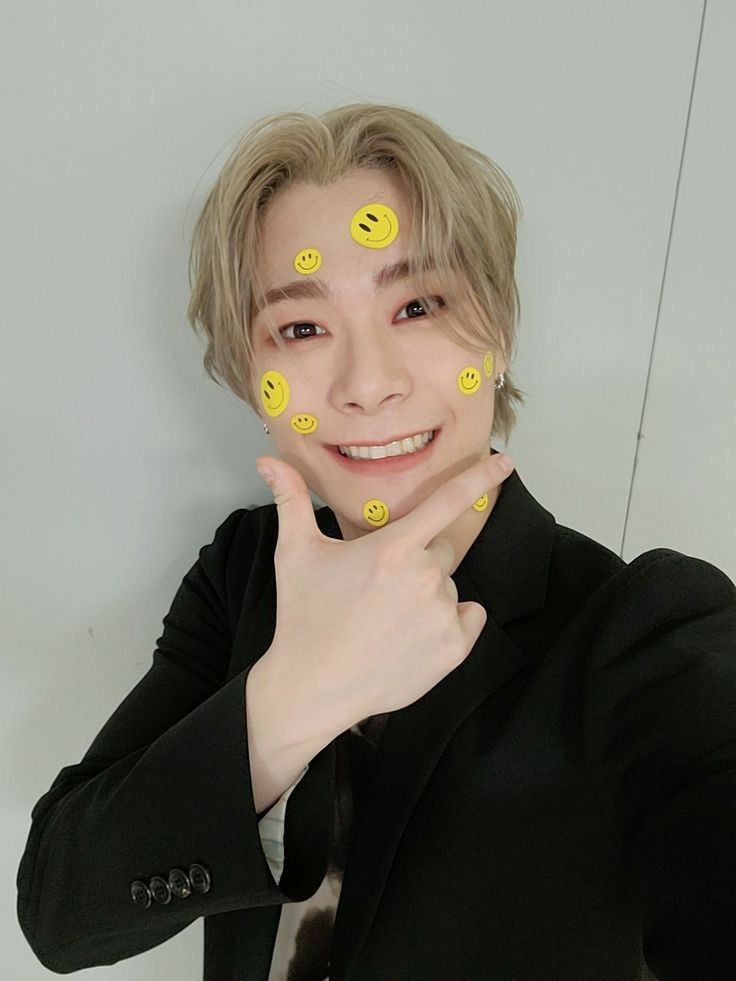 JacquelineDLee's tweet photo. Aún no me lo creo, Aroha siempre te recordará, muchas fortalezas para los miembros de Astro, familia y amigos de Moonbin.
Yo estoy destrozada 😭😭😭😭😭😭😭 https://t.co/OE9zbqkXyb