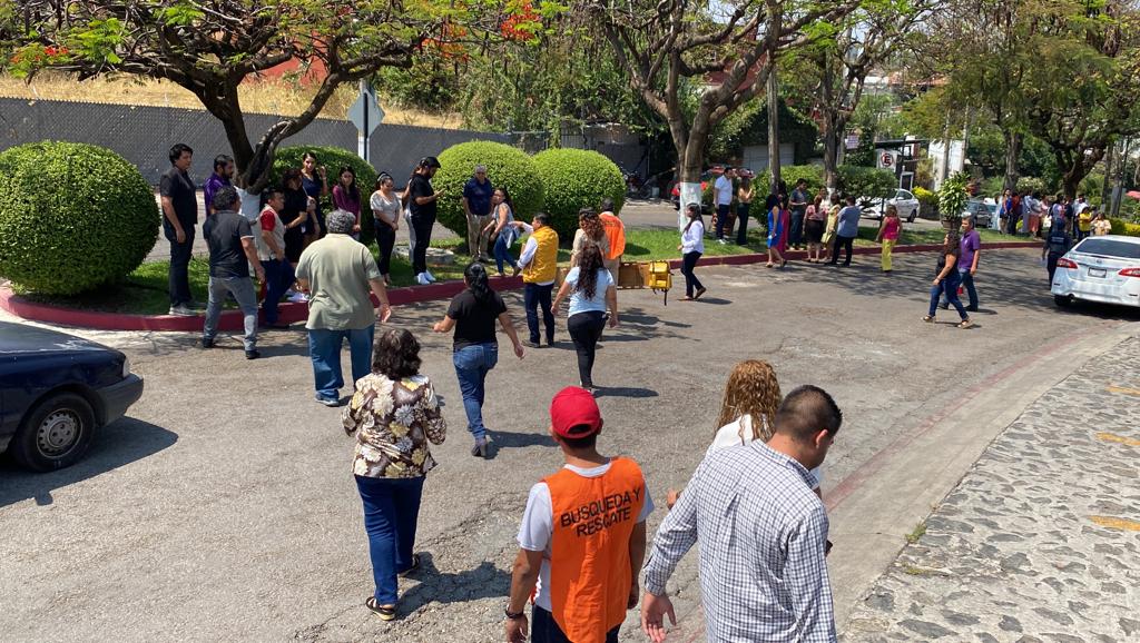 IneeaMorelos's tweet photo. Por instrucciones de nuestra directora general Brenda Yanin Román Jaime el INEEA participó en el #SimulacroNacional2023, logrando evacuar al personal de manera ordenada en punto de las 11:00 como lo fue instruido por @CNPC_MX  

https://t.co/iJN332GISj https://t.co/rb4iLEyok5