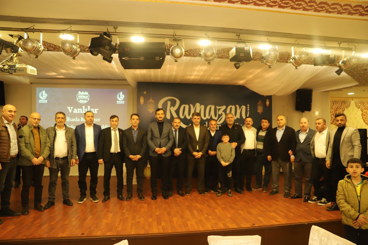 rustemtuysuz's tweet photo. Vanlı hemşehrilerimizle iftarda bir araya geldik.

@erkankandemir 
@aliihsanyavuz54 
@osmannnurika https://t.co/GptnkbM0Ml