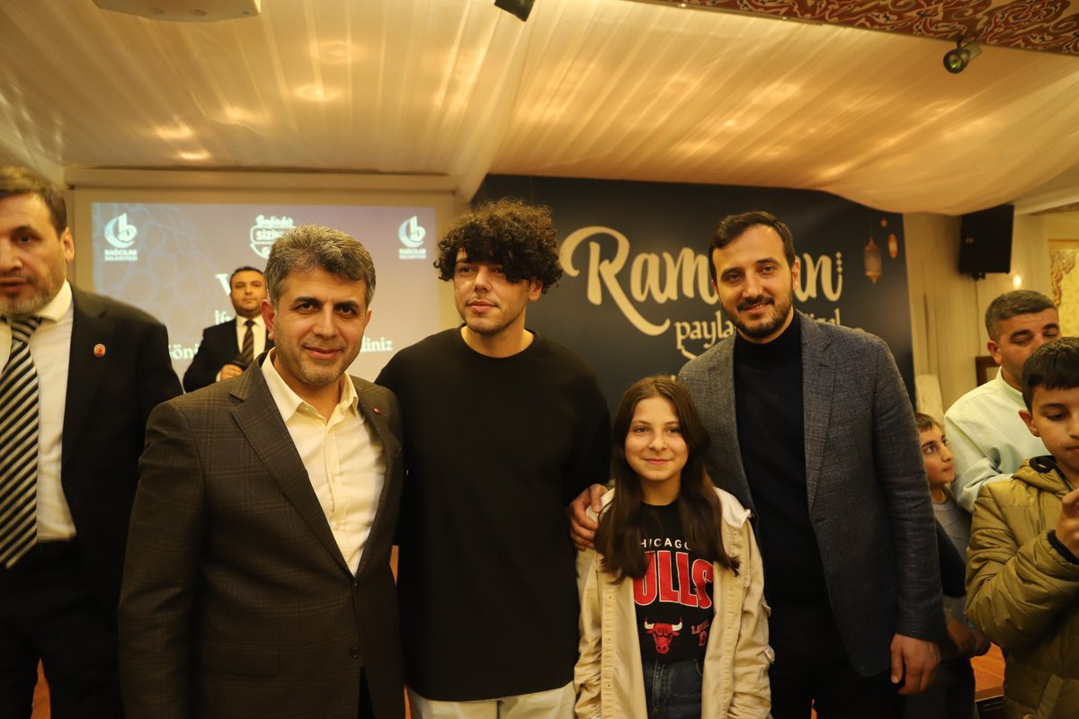 rustemtuysuz's tweet photo. Vanlı hemşehrilerimizle iftarda bir araya geldik.

@erkankandemir 
@aliihsanyavuz54 
@osmannnurika https://t.co/GptnkbM0Ml