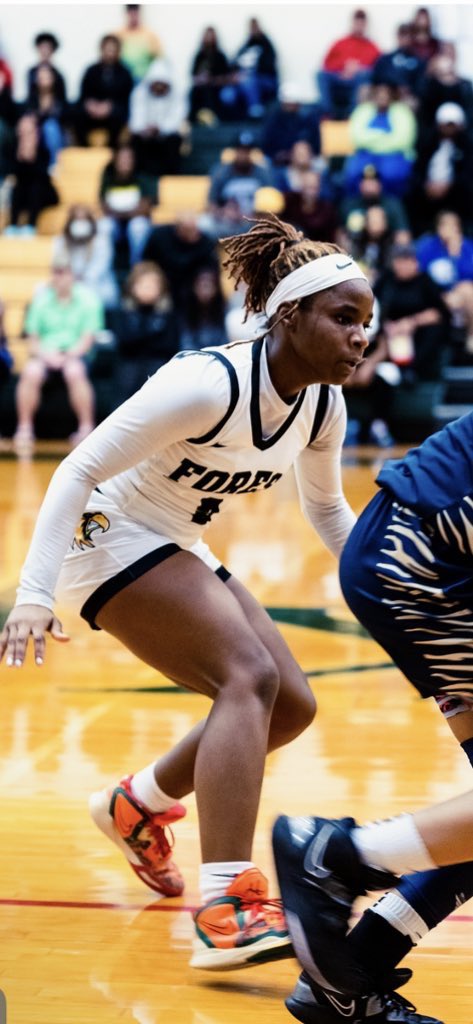 MarreonnaL's tweet photo. defensive player of the year! ๐๐พ https://t.co/pgAYFUuE3n