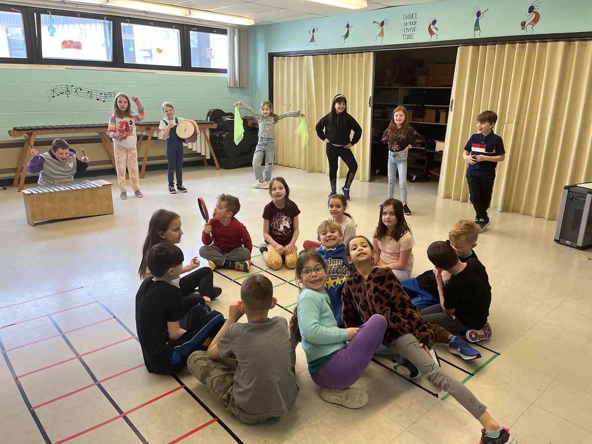 @MmeKent <a href="/cowanelementary/">Cowan Heights School</a> <a href="/Reatunes/">Rea</a> 🎶🍭