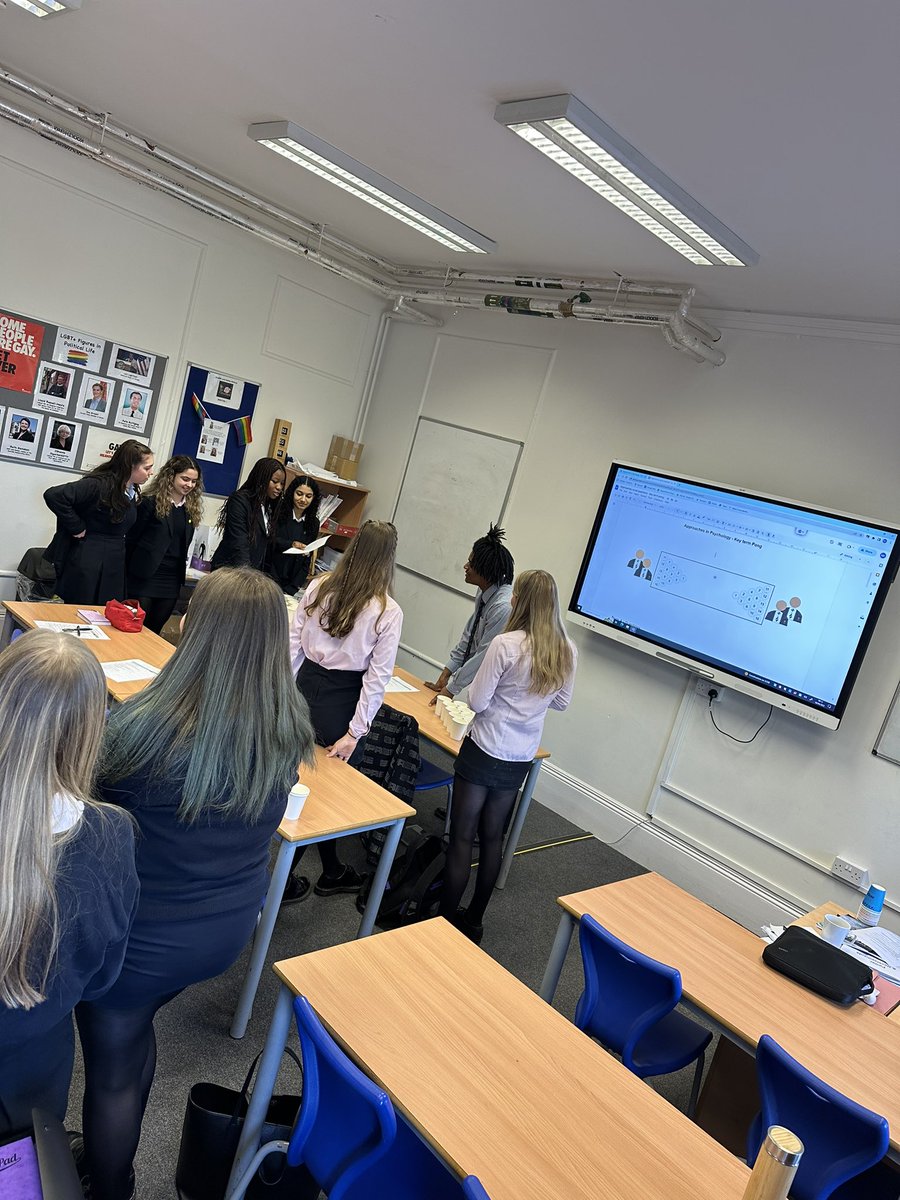 HolyportPsych1's tweet photo. Approaches Key Term Pong to kick off the revision schedule for Year 13! 
Pleased to say the question answering ability far outweighed the throwing ability! 🏓 https://t.co/JRpgDpqVgq