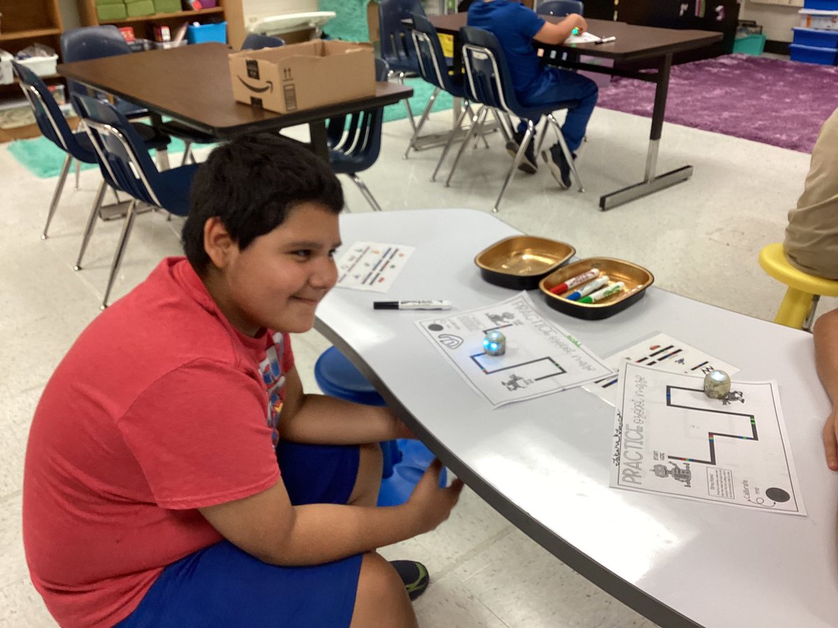 bonham_pamela's tweet photo. ALE having fun coding our Ozobots to do different speeds! #boblewiselementary #stem #lewisstrong. #lewisproud https://t.co/gJJ7ZZRGA4