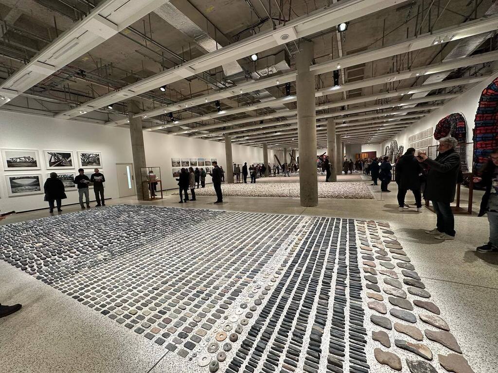 Timothy_Hughes's tweet photo. Still life - Ai Welwei #aiweiwei @designmuseum #makingsense #designmuseum #designmuseumlondon #art #artgallery #artist #london #kensington #londonlife #london🇬🇧 #londonart #londonist #londoner #londoners #china #design #sculpture #sculptures #object #obj… https://t.co/vXHMeehewO https://t.co/RM3qUOdYST