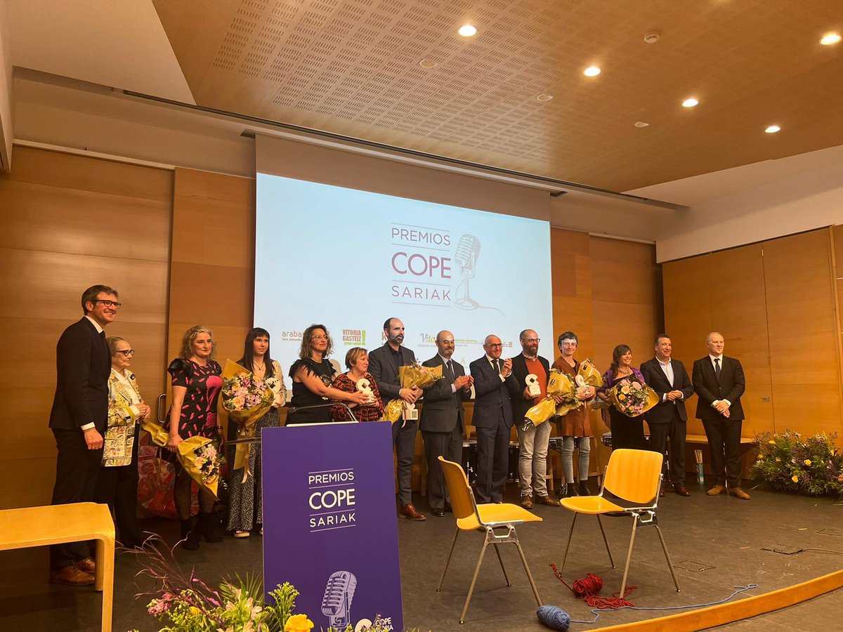 JHurtadoGV's tweet photo. 🏆Hoy se entregan los premios de 
#COPE #Álava @CopeVitoria en #VitoriaGasteiz que reconocen el talento del territorio

Zorionak a los premiados!!
@lmasmed @Victofer1922 @JeikiFundacion 
#Azala 
#MantecadosFelipeII 
#MaiteOrtizDeMendibil https://t.co/T4LlxQTtyA