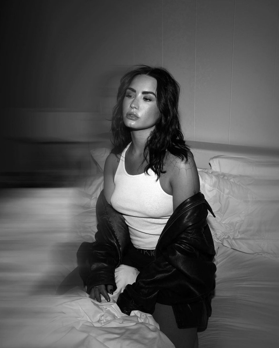 demilovatonbr's tweet photo. Coachella na cama, alguém?"

📸 | Demi Lovato via Instagram 

#DemiLovato
#Lovatics https://t.co/ZKTUs5CLy7