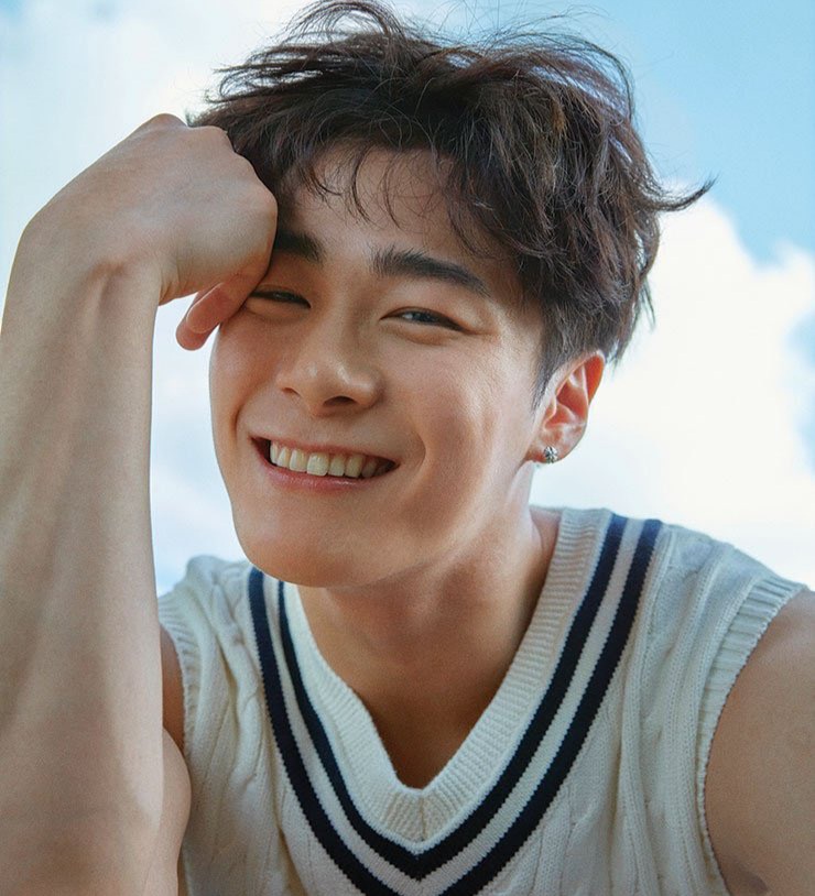 baekiosh's tweet photo. Es lamentable la noticia de la partida de Moonbin de ASTRO. Él junto a su grupo representó parte importante en la industria. Siempre será recordado como el gran artista y gran persona que era. Mis condolencias a su familia, miembros de ASTRO y AROHA. Descansa en paz Moonbin 🕊️🤍 https://t.co/2WxFHY88ne