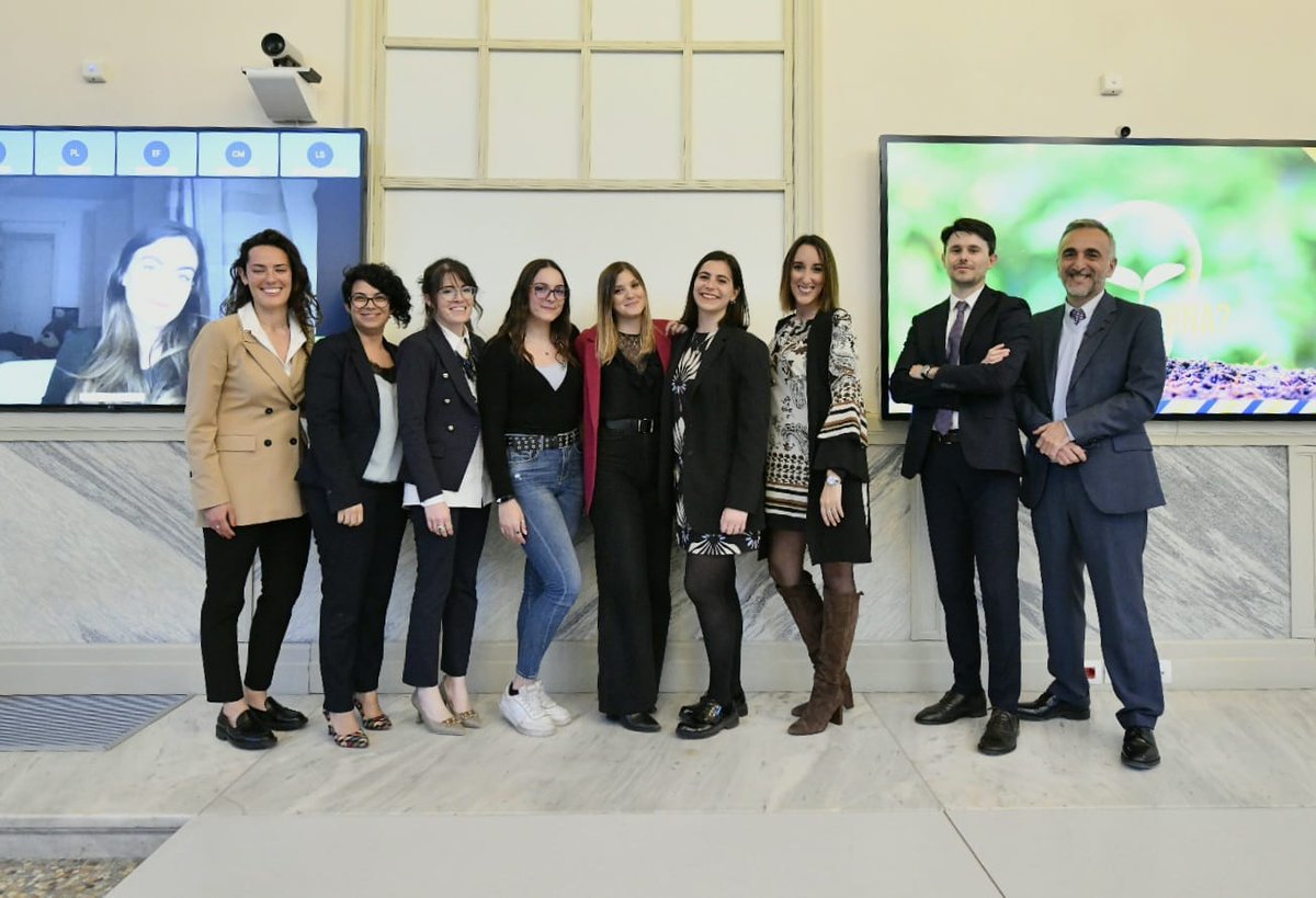 TernaSpA's tweet photo. Complimenti alla nostra squadra di talenti che vince #DataGirls della @LuissBusiness School. Nell'ambito di #GROW – Generating Real Opportunities for Women, ci siamo confrontati su un tema fondamentale per noi di #Terna: la #transizioneenergetica. https://t.co/XDJwoAUcMJ