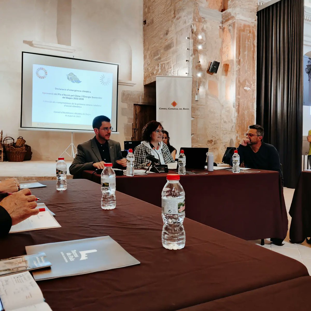 EmdSant's tweet photo. Avui hem representat al nostre poble al Consell d'alcaldes del @consellbages, a #Fals. Reunió a reunió hem donat a conèixer #EMD, feina que no es veu i es fa necessària https://t.co/4NPhMLkOCC