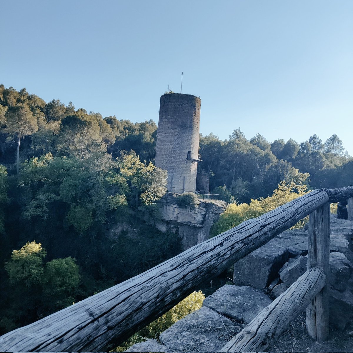 Avui hem representat al nostre poble al Consell d'alcaldes del <a href="/consellbages/">Consell Comarcal del Bages</a>, a #Fals. Reunió a reunió hem donat a conèixer #EMD, feina que no es veu i es fa necessària