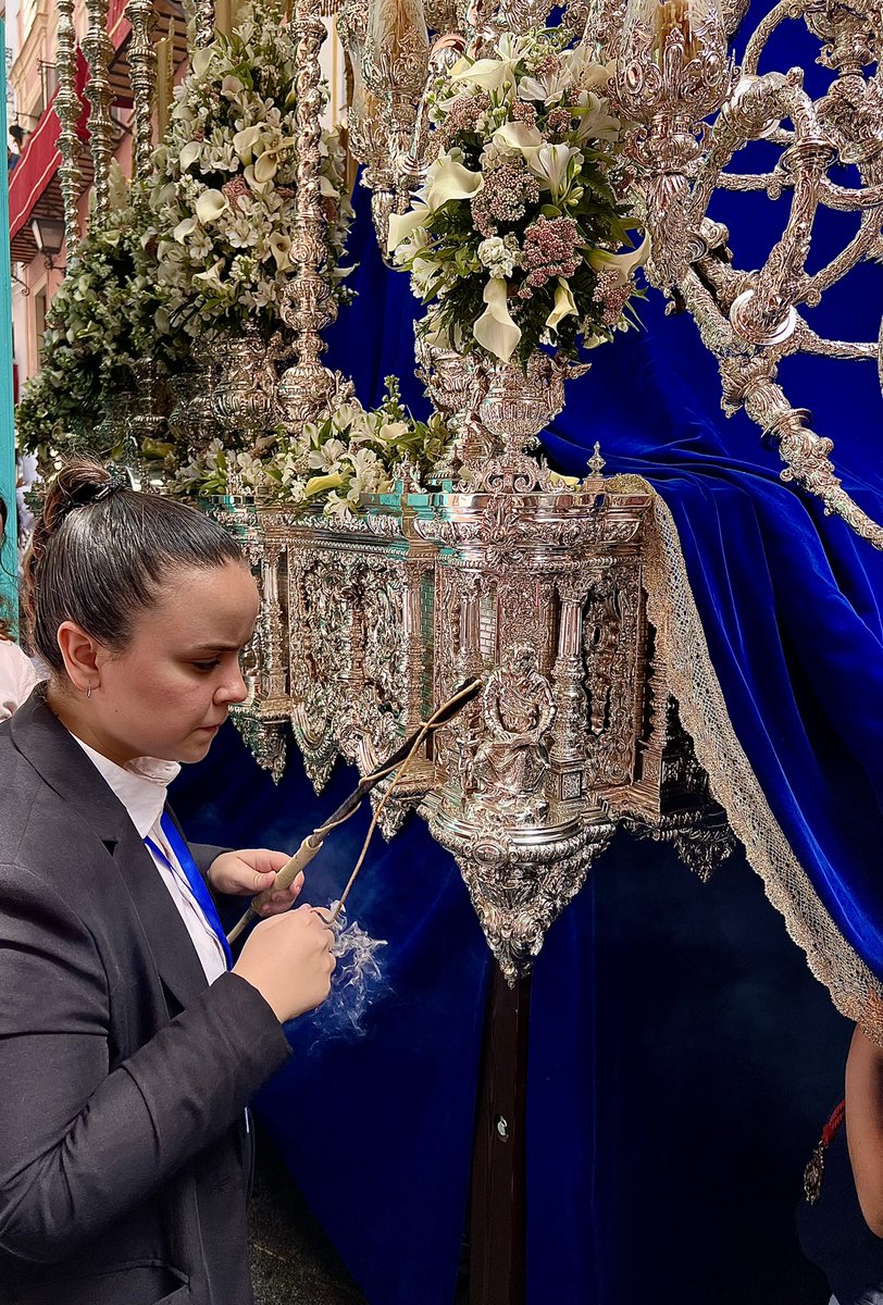 servicioscofrad's tweet photo. Como siempre, ponemos punto y final a los días más bonitos de Sevilla con la @ResurreccionSev 
Gracias por dejarnos compartir con vosotros los últimos compases y la emoción de nuestra Semana Santa.

#semanasanta2023 
#semanasantadesevilla 
#chamorroservicioscofrades https://t.co/CVqo7qiZDZ