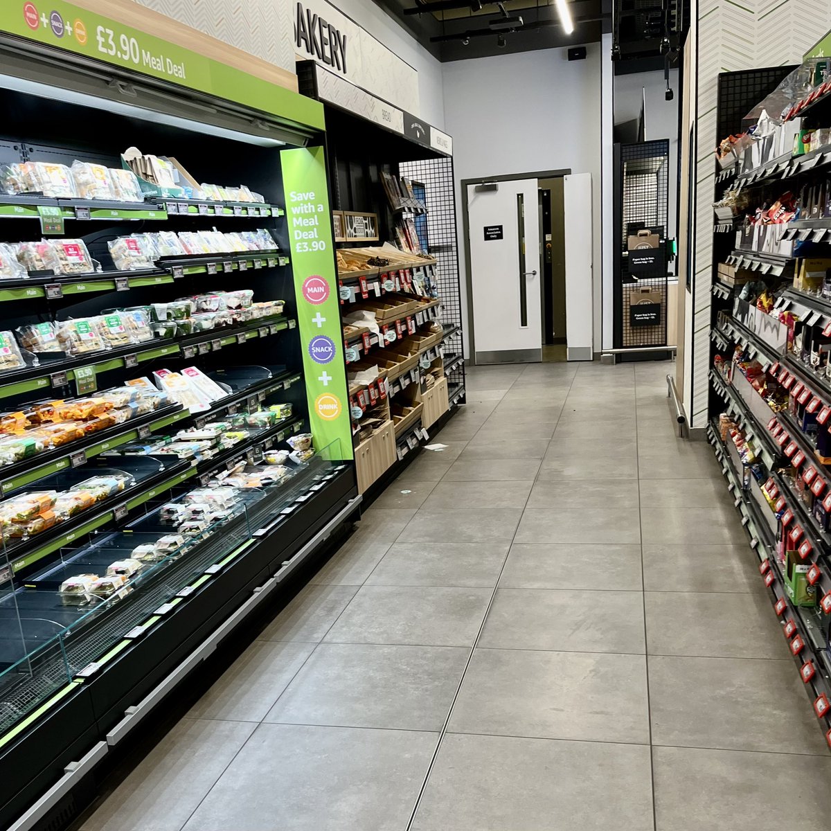 kientan74's tweet photo. As predicted, the fanfare relaunch of Amazon Fresh sans entry barriers in Islington has rapidly reverted to me being the only customer again.
Everything changes, but nothing changes! https://t.co/T9UL3vyKVy