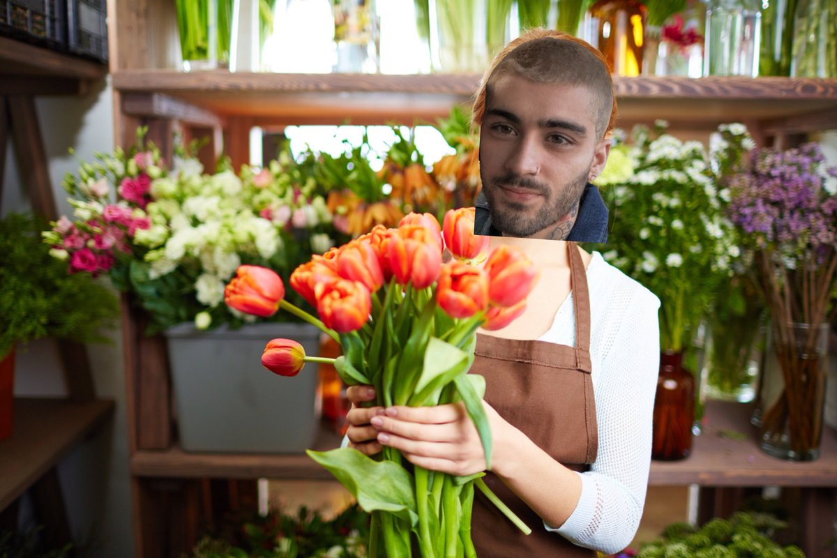 ZJMCRAVE's tweet photo. zayn’s new job https://t.co/gcHWhCnj8I
