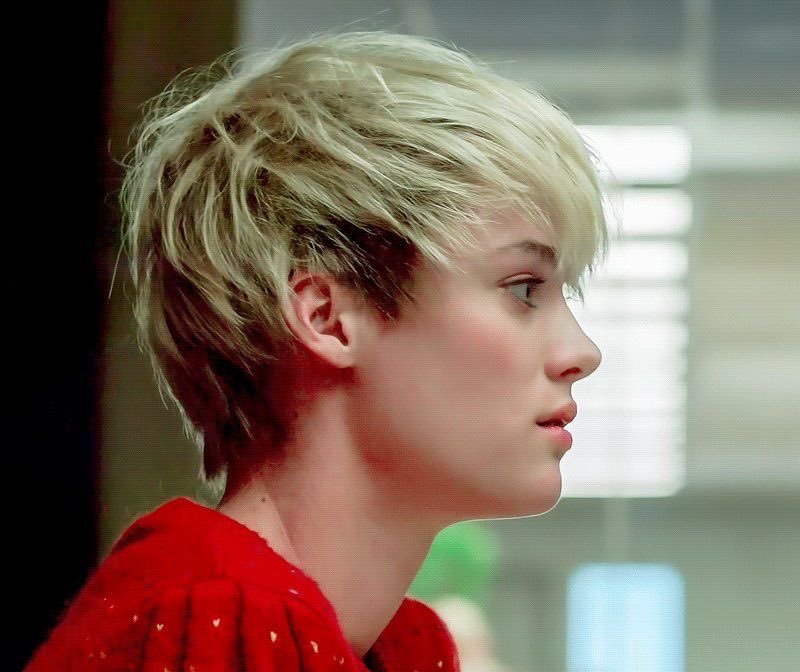 OneMackenzieCan's tweet photo. Gorgeous Mackenzie Davis / Cameron Howe in @HaltAMC #mackenziedavis #haltandcatchfire #onemackenziecan #actress #beauty #talent #show #amc @AMC_TV #smile #fun #teamwork #outfit #80s #90s #frienship #love #netflix @netflix #music #series #tvshow #cameronhowe https://t.co/s1RwyHMezN
