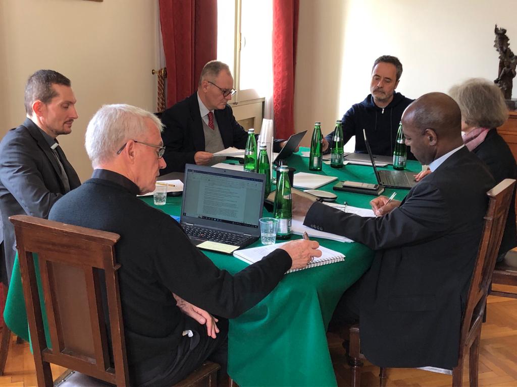 Synod_va's tweet photo. Working group concludes evaluation of Continental Stage &amp; Final Documents from 7 Continental Assembly. Join tomorrow's press conference to hear their reflections &amp; discernment. 👉 https://t.co/21751FvzSC #Synod #ContinentalStage #PressConference" https://t.co/oUU4caGxMI