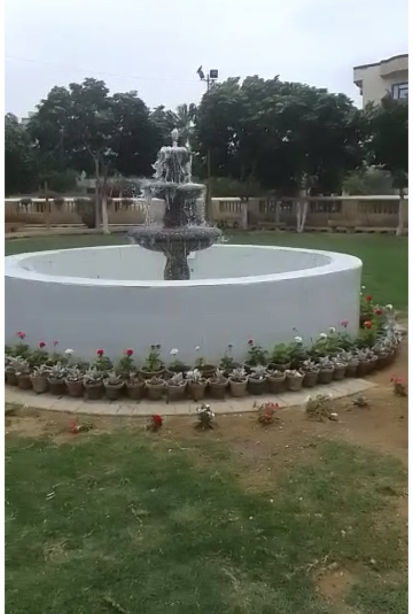 DCKhiCentral's tweet image. #Project54 of #Project100 is the Khursheed Begum park in Block-H North Nazimabad. This was all depleted due to lack of water, it is now fully revived by using grey water by DMC Central. It was inaugurated today by Hon’ Advisor to CM, Mr Murtaza Wahab.