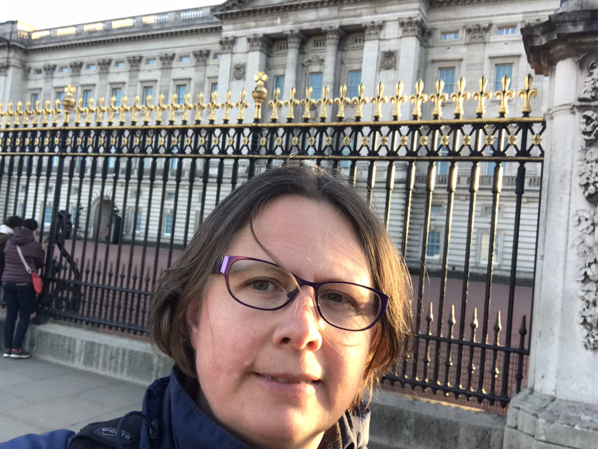 Tracey_TPlanner's tweet photo. Brilliant day in our London office today, travelled up the day before a workshop on carbon which I’m excited for! Bumped into colleagues including one I’ve not met in person before & lots of great discussions. And walked to my hotel via Buckingham Palace! #insideATKINS https://t.co/3BVYhSTU68