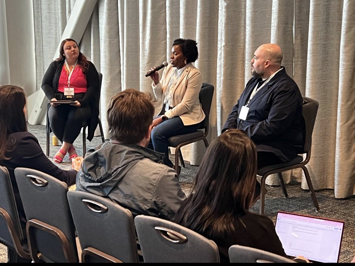 NAGC's tweet photo. So many great breakout sessions happening today! 

1️⃣ @AdrienneLund &amp; Warren discussed communicating across generations
2️⃣ Tabitha, Tonya, &amp; Matt talked about power of podcasting 
3️⃣ @dbevarly &amp; Sandra talked about combatting mid/disinformation

#NAGCBacktoSchool https://t.co/MSxuWZvWpU