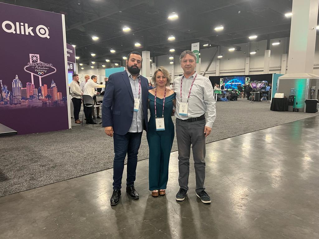 qlik_arg's tweet photo. ¡#DataIQ en #QlikWorld 2023! Estamos viviendo el evento de #datos más importante, con todas las novedades de #Qlik para hacer frente a la incertidumbre.
Agradecemos a nuestros partners y clientes que nos acompañan en esta experiencia única en Las Vegas.
#qlikworld2023 https://t.co/XJo6aspUjG