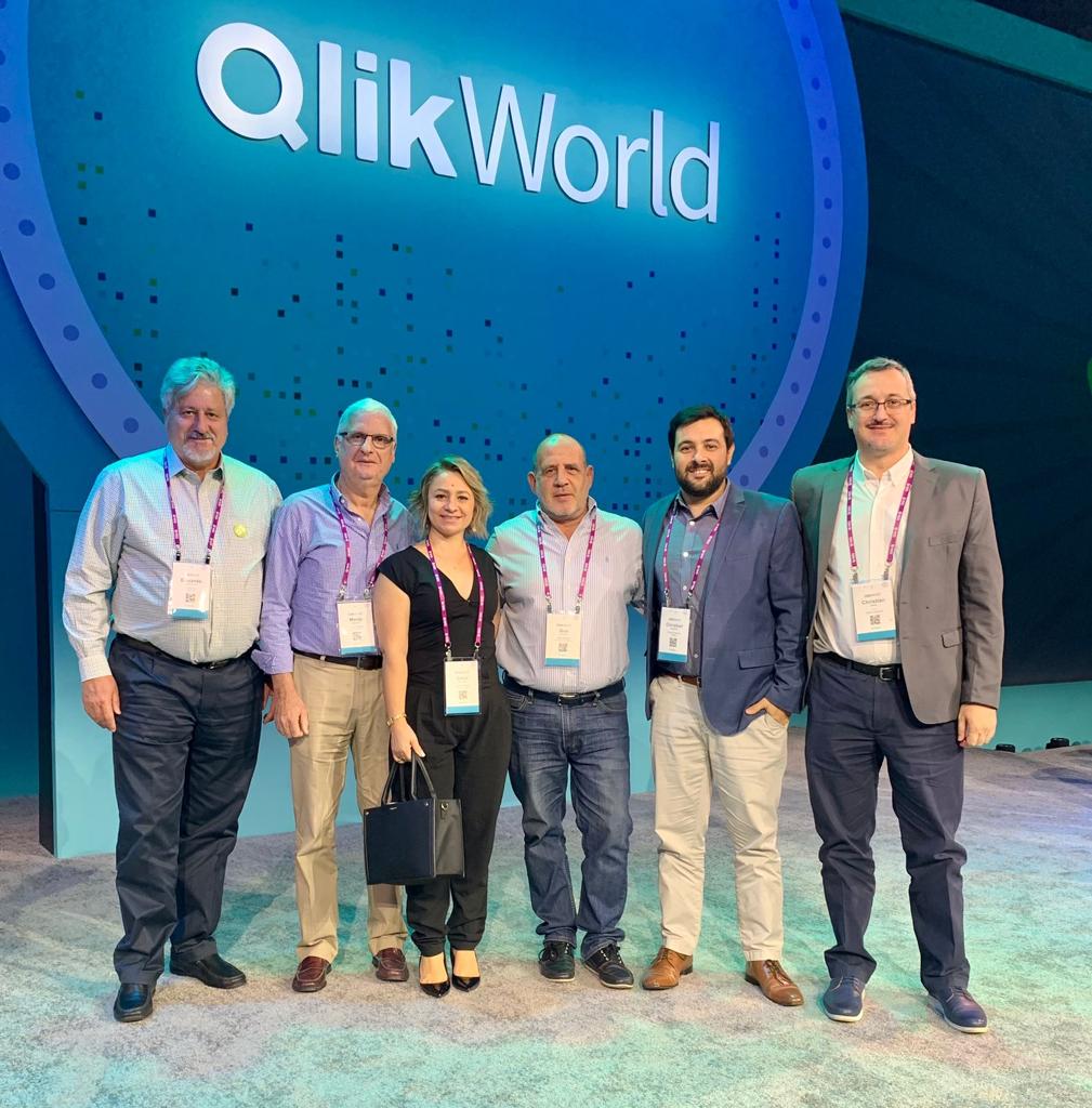 qlik_arg's tweet photo. ¡#DataIQ en #QlikWorld 2023! Estamos viviendo el evento de #datos más importante, con todas las novedades de #Qlik para hacer frente a la incertidumbre.
Agradecemos a nuestros partners y clientes que nos acompañan en esta experiencia única en Las Vegas.
#qlikworld2023 https://t.co/XJo6aspUjG
