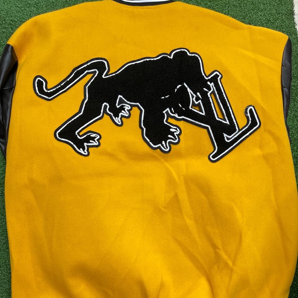 DesignerPlugZA's tweet image. Louis vuitton Leatherman jackets

For purchases DM or send me a message on whatsapp 0634193871

Delivery takes 1-3 days nationwide for R100 via Aramex

Cash on delivery in Sandton