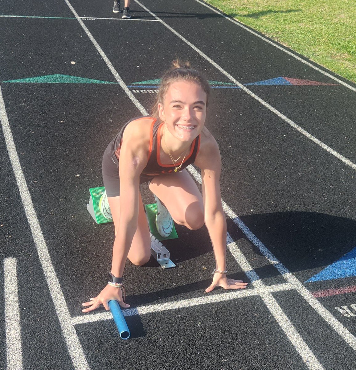 8th Grader and one of the HMS team captains <a href="/BrennaKyler05/">Brenna K</a> leading the 8th 4x100 team to a 1st place finish with time of 55.81 @BarbBoosters <a href="/DeKalbDistance/">DHS Distance</a> <a href="/GTFDeKalb/">DeKalb GTF</a> <a href="/DekHms/">DekHMSAthletic</a>