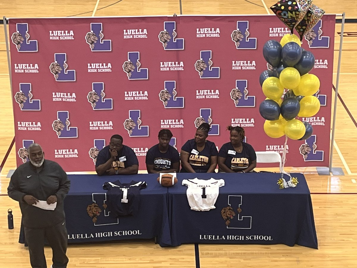 LuellaHS_HCS's tweet image. ✨We are sending more student athletes to college! Congrats to Jaden 🏈, Lilly ⚽️and Ashlee ⚽️for signing to play at the next level! We are proud of you. 🦁#KeepROARing @bhardnett12 @Coaching_allday @AthleticsHenry @FootballLuella