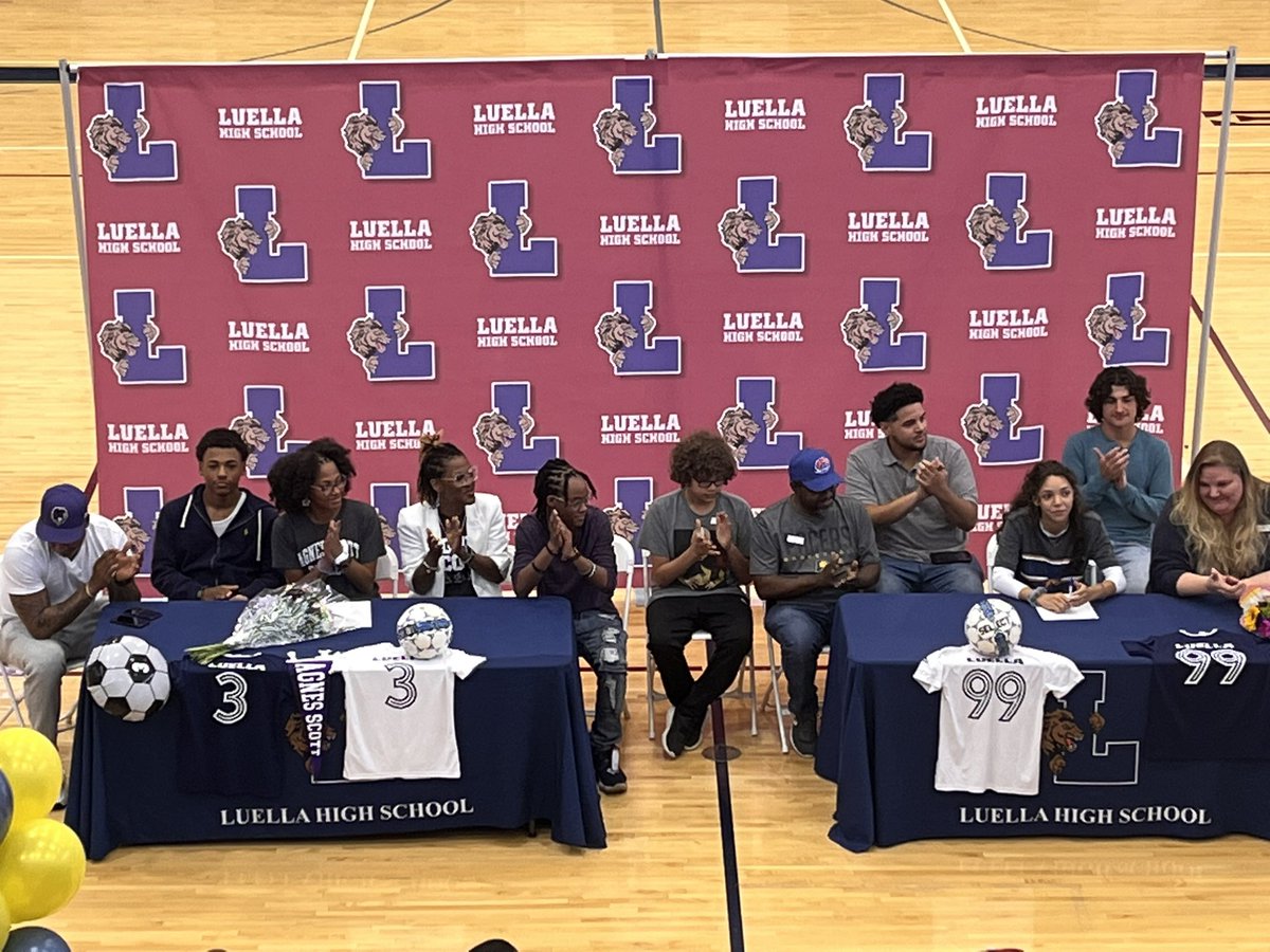LuellaHS_HCS's tweet image. ✨We are sending more student athletes to college! Congrats to Jaden 🏈, Lilly ⚽️and Ashlee ⚽️for signing to play at the next level! We are proud of you. 🦁#KeepROARing @bhardnett12 @Coaching_allday @AthleticsHenry @FootballLuella