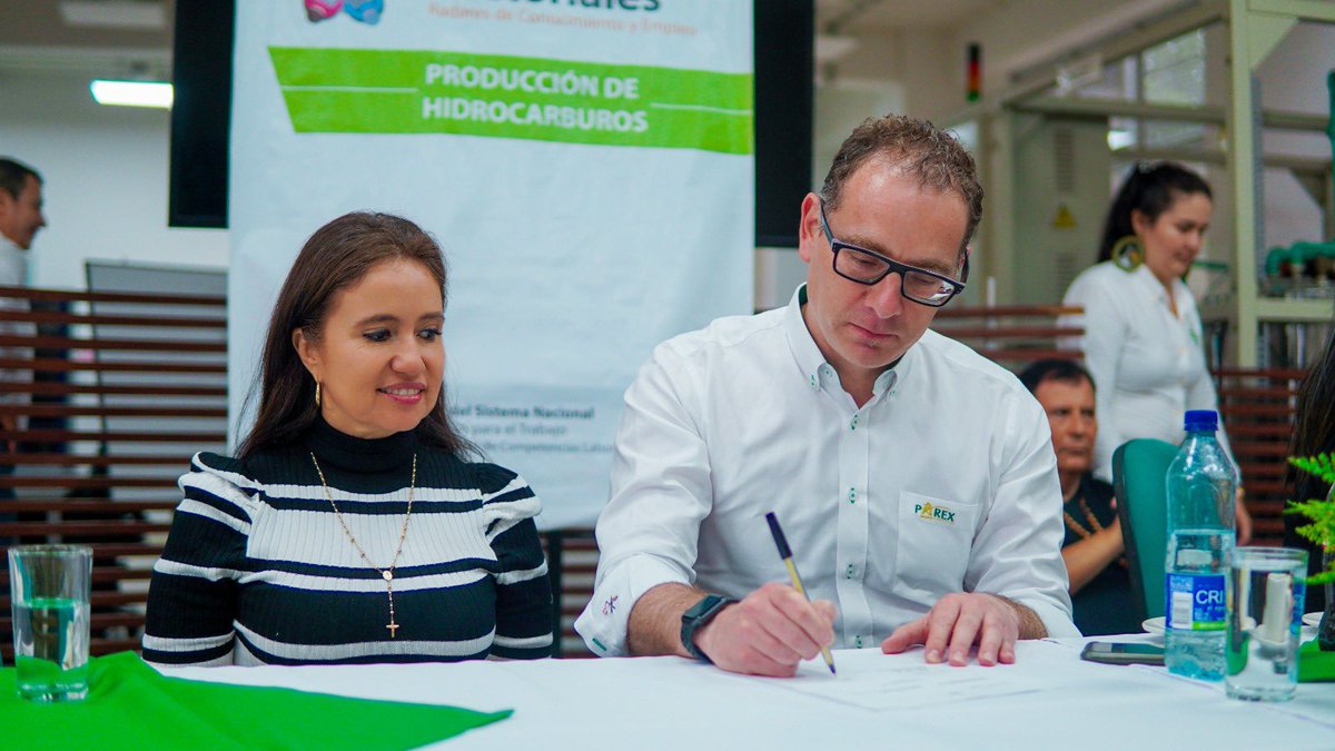 johanasmedina's tweet photo. #AliadosSENA
Hoy recibimos la visita de Josh Share Vicepresidente sénior de servicios corporativos de Parex Resources y su equipo de trabajo, con quienes adelantamos mesa de trabajo para dar a conocer los servicios y proyectos del @SENACasanare y afianzar lazos de cooperación. https://t.co/MVkAXIBTTG