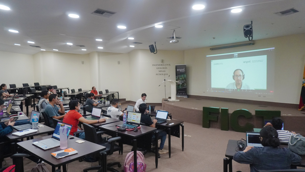 FictESPOL's tweet photo. Empezamos el taller de 𝗙𝘂𝗻𝗱𝗮𝗺𝗲𝗻𝘁𝗼𝘀 𝗱𝗲 𝗣𝘆𝘁𝗵𝗼𝗻 dirigida al personal académico de la FICT y de otras unidades académicas de la @espol, dictado por Freddy Carrión y Jorge Lliguizaca docentes de la facultad. https://t.co/Z8gMbJF6Cx