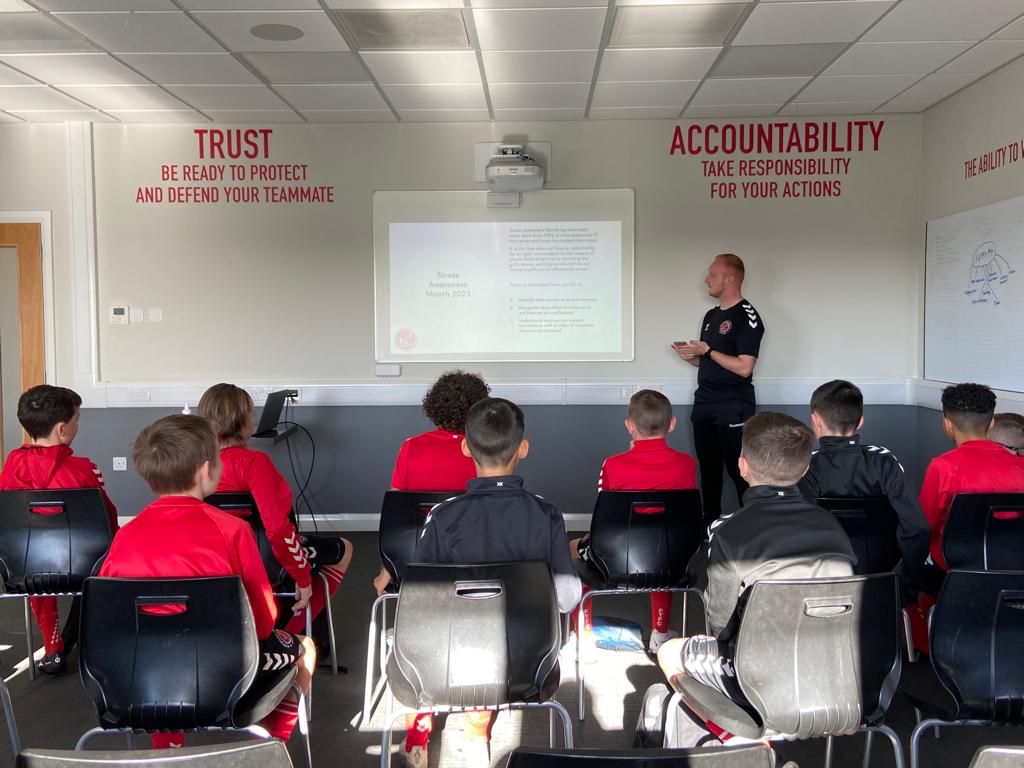 AcademyFTFC's tweet photo. ๐โโ๏ธStress Awareness Month 2023๐โโ๏ธ
Tonight our U11's engaged in a workshop in which they discussed how they can deal with 'Stress' as well as how we can support ourselves and others in challenging moments ๐ง
#MentalHealthAwarenessMonth
#DevelopThePerson
#SATS https://t.co/4DZsE5KiVm