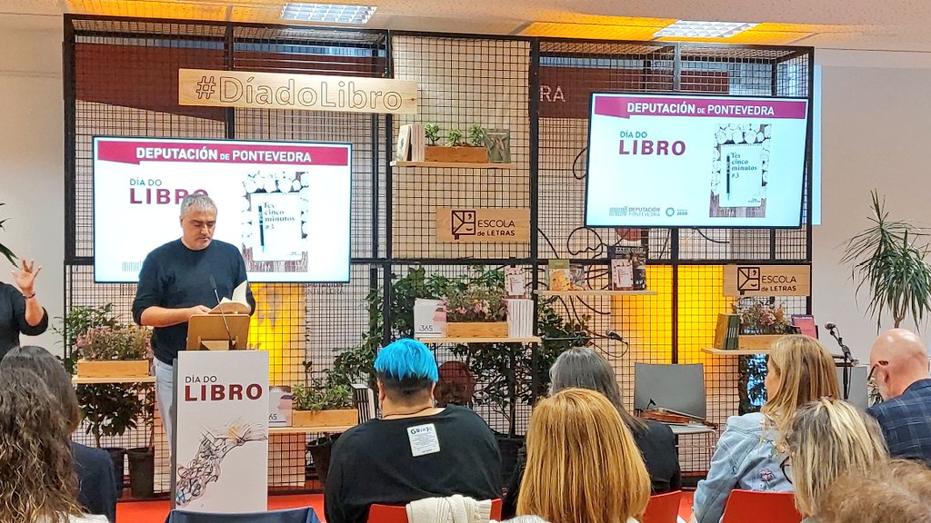 depo_es's tweet photo. 📚 #DíadoLibro

Tempo para o alumnado da @escoladeletras! 'Tes 5 minutos #3' son 34 poemas e relatos curtos de diferente temática destas extraordinarias autoras e autores, a maioría mulleres. Coñecemos 4 deles nas súas voces https://t.co/6u58tTOJsz