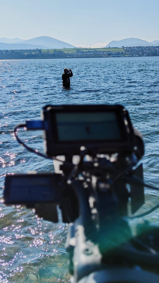 copacymru's tweet photo. Just another day in the office with the great team @Halen_Mon 

Edrych mlaen i weld y rushes yma pan fyddwn ni’n dechrau golygu ein prosiect newydd gyda #HalenMon 

#camera #cameraoperator #onlocation #project #newproject #behindthescenes #sea #wales #cymru #ynysmon #anglesey https://t.co/whhNgD7Iwp