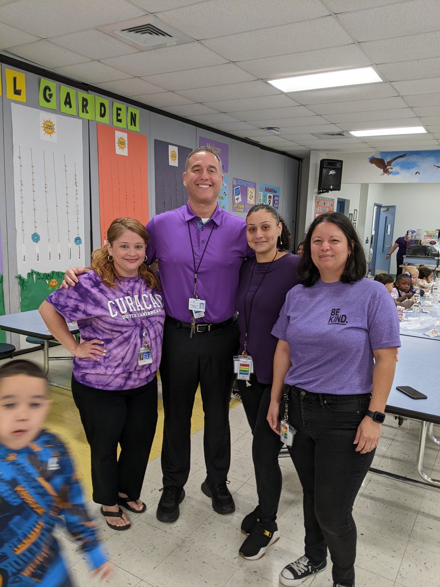 HCPSNelsonelem's tweet photo. What a beautiful day to celebrate our military kids and purple up! We Are proud to support and honor their sacrifices and service every day. @HillsboroughSch @HCPSElemEd @AddisonGDavis https://t.co/zGw5iey6dv