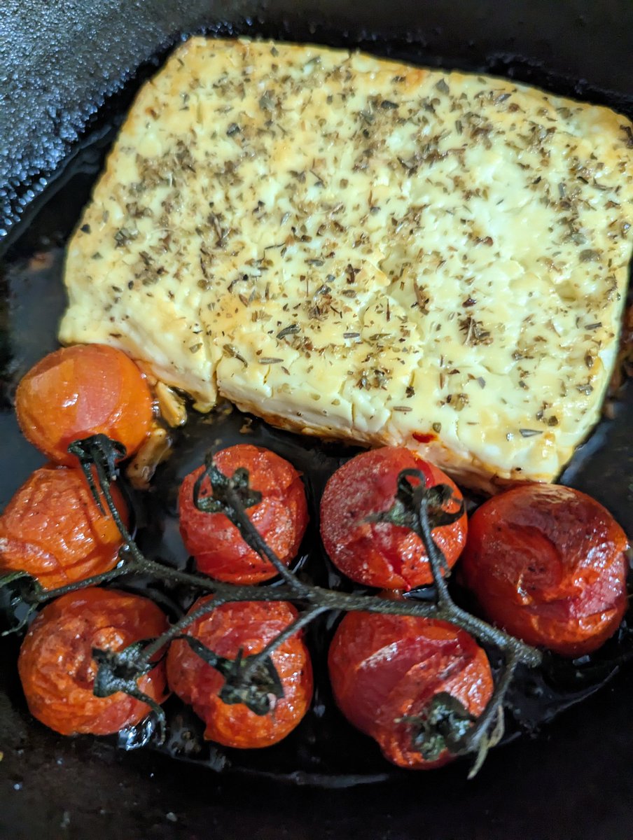 Safetyconundrum's tweet photo. Anyone for baked Fetta & a vine on cherry tomato starter?
Pope Fetta and tomatoes in oven proof dish, season feta in oregano and tomatoes in salt and pepper, cover in oil
Bake for 25 minutes in 175⁰C oven until tomatoes are soft & Fetta colours.
#homecooking #tomatoes
#fetta https://t.co/bJPSAygynn