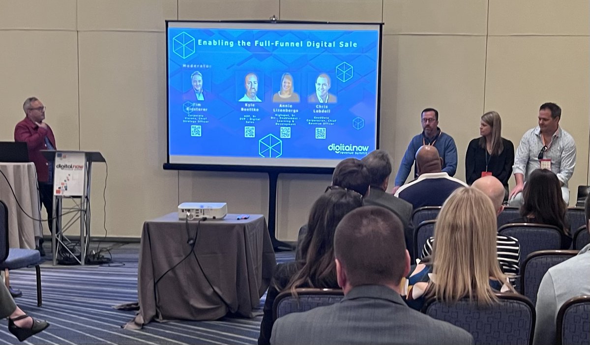 Tim Riesterer leads a panel discussion around enabling the ful-funnel digital sale. #DigitalNow23