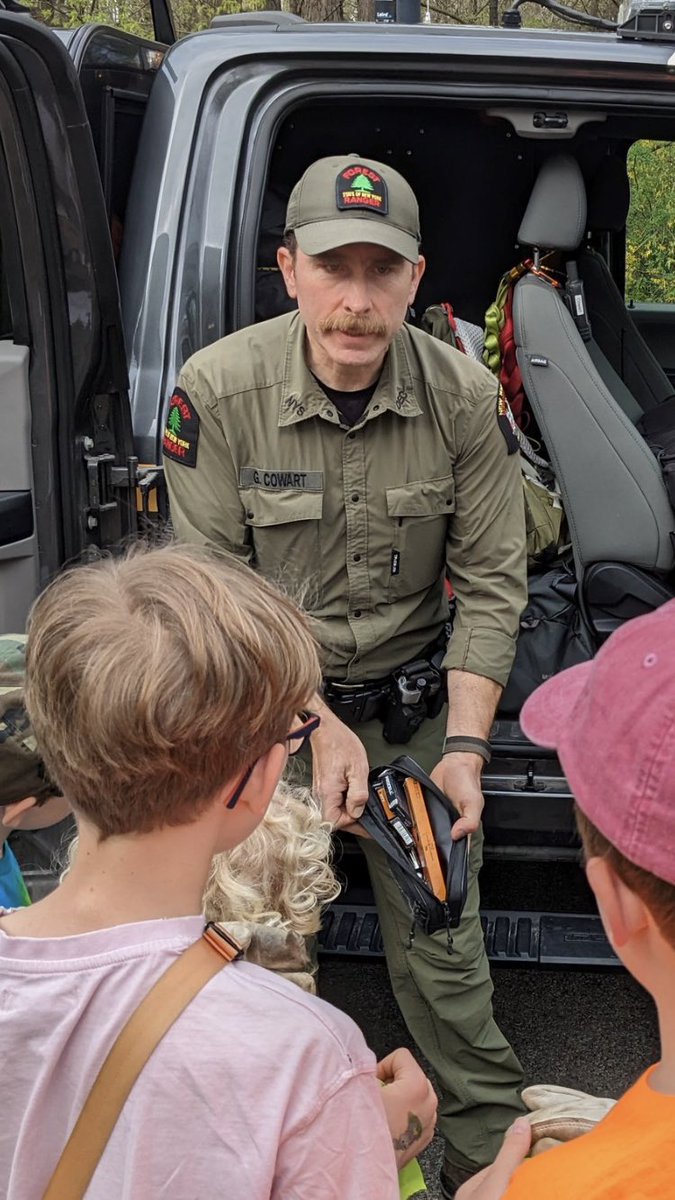 DavidPachan's tweet image. Governor @GovKathyHochul please give @pbanystate and their families, the security all the other police titles outside of @pbanystate receive. Address the inequities in the budget. Every day of the year is Earth Day for us! @AndreaSCousins @CarlHeastie @kp224 @MicahLasher