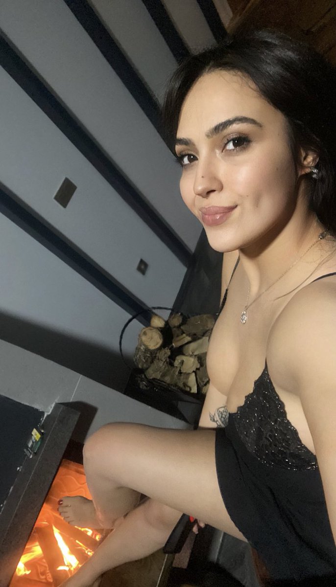 Otel odasında skisstigim videomu atmadığım kaldı mı?

Kaldıysa Yoruma bıraktığım Watsap adresimden bana mesaj atsın herkese ücretsiz göndermek istiyorum videomu 🔥