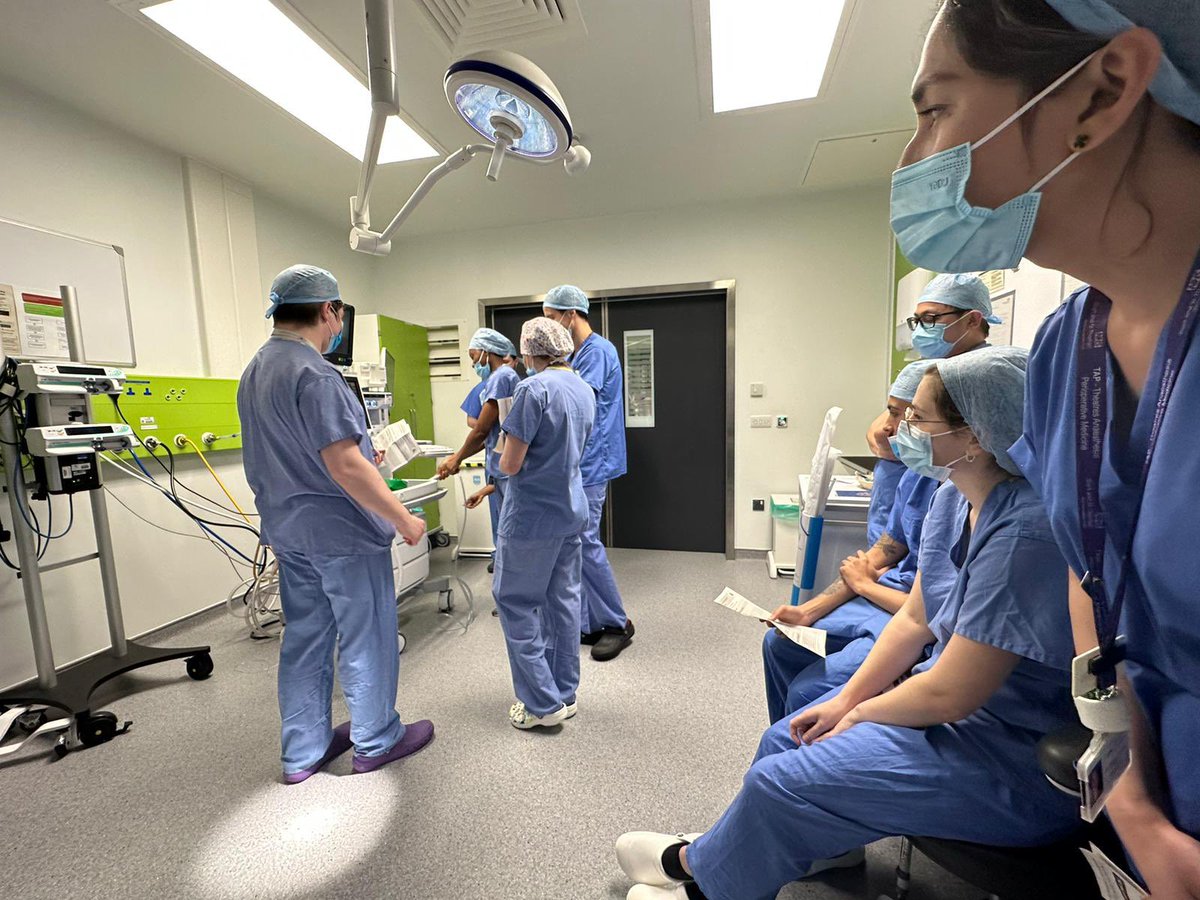 Ivonao's tweet photo. Another brilliant tutorial about anaesthetic machines by our amazing anaesthetists @ Chase Farm hospital for #SAAclassof2025 Thank you 🙏 We had a blast 💥 
@RFAnaesthesia @AnaesthesiaUCL @DanBradshaw_ @AoAA_uk #AA #anaesthesiaassociate https://t.co/KrLAENUrhs