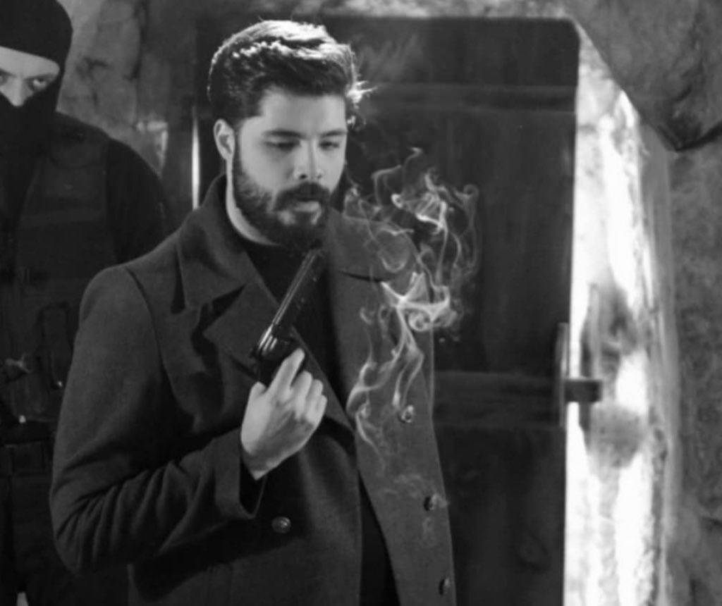 Erdenetkulkanfc's tweet photo. Tam iki sene önce bugün bu saatlerde hayatıma giren ve kısa süre içinde çok sevdiğim ve bağlandığım bir hayali karaktere veda etmek zorunda kaldım. Kulkan’a hayat verdiğin, onu bize sevdirdiğin için çok teşekkürler @gencoozak 🙏🏻❤️
#KulkanErdenet https://t.co/s21IZ2C3Bh