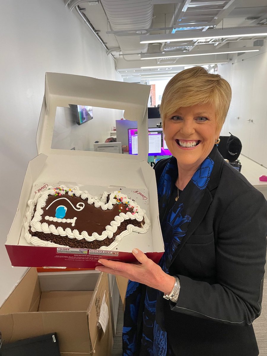 Anne Thompson tweet media