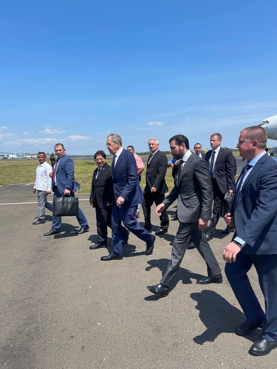 ActualidadRT's tweet photo. #ÚLTIMAHORA 

Lavrov llega a Nicaragua, el tercer destino en su gira por América Latina 

https://t.co/qPO3KuDQC8 https://t.co/v9Hop07prx