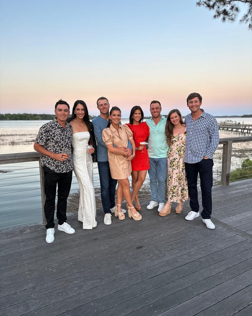 GolfDigest's tweet photo. The band is back together. 👏

📸: @JustinThomas34 https://t.co/h58NClwsBV